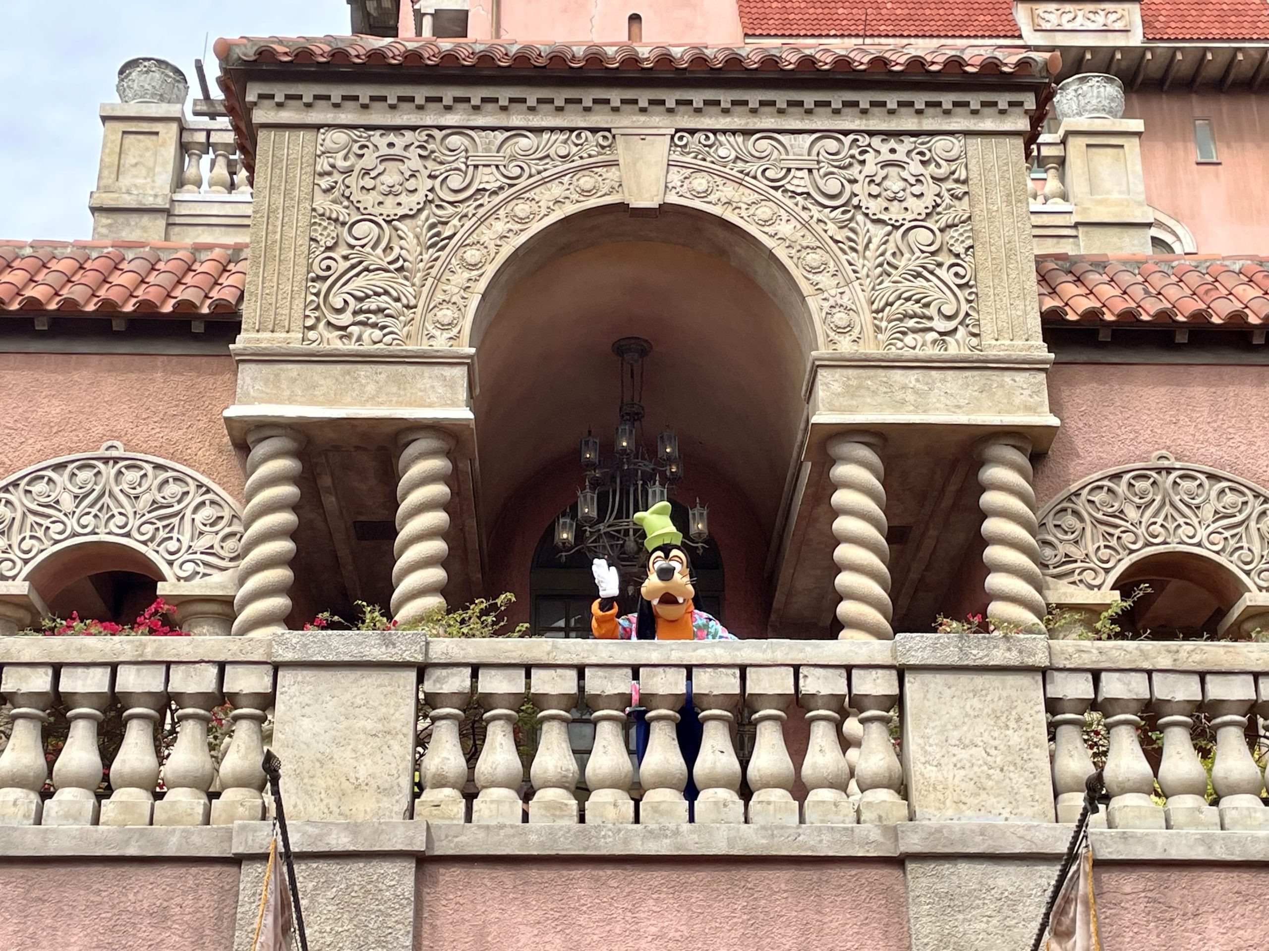 Goofy-at-tower-of-terror