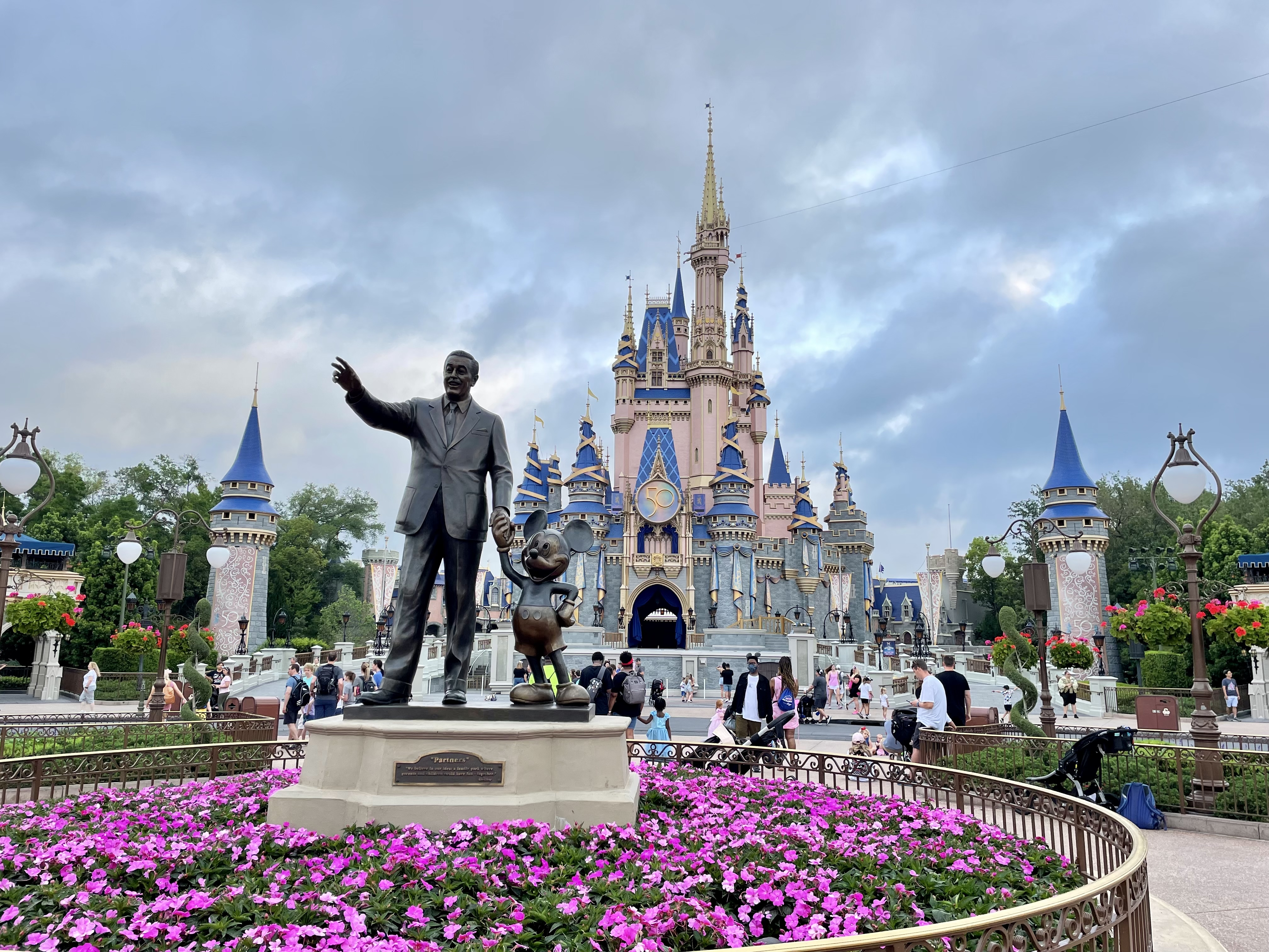 Partners statue 4722