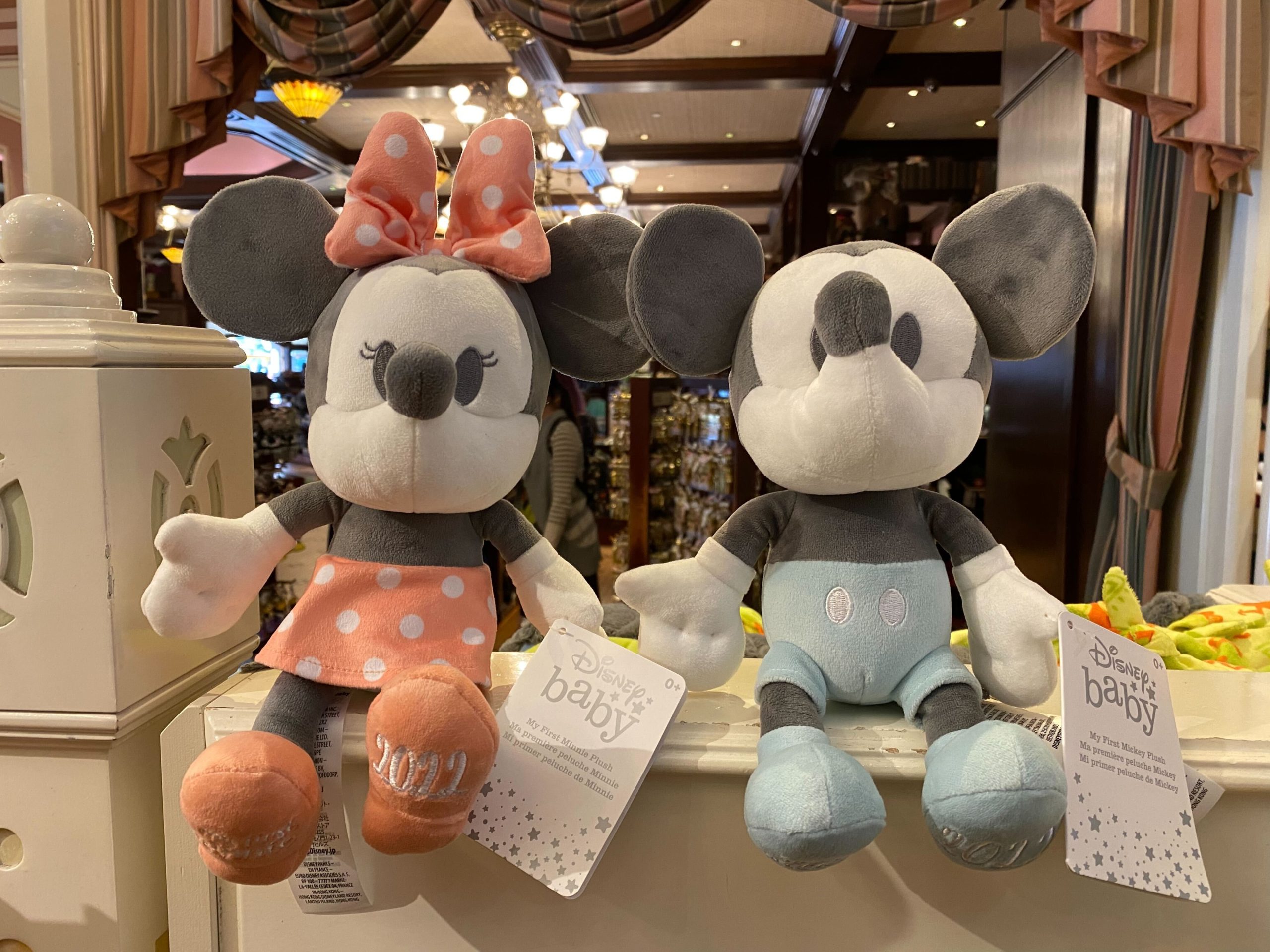 Small Minnie and Mickey plush