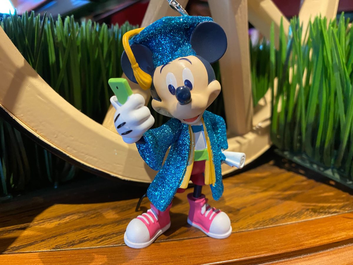 Mickey and Minnie Mouse Sketchbook Graduation Ornaments Appear in