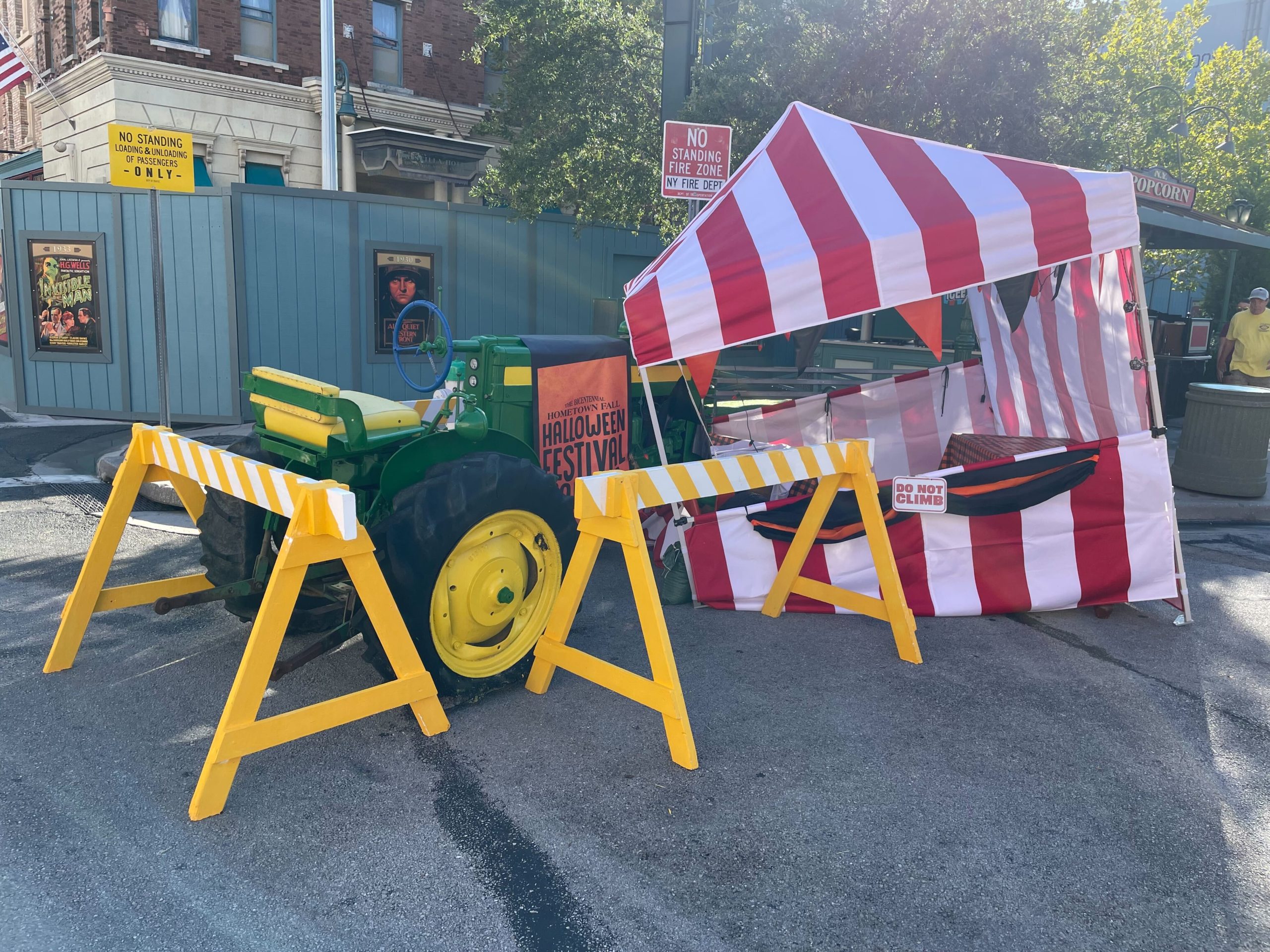 Halloween Horror Nights scare zone sets