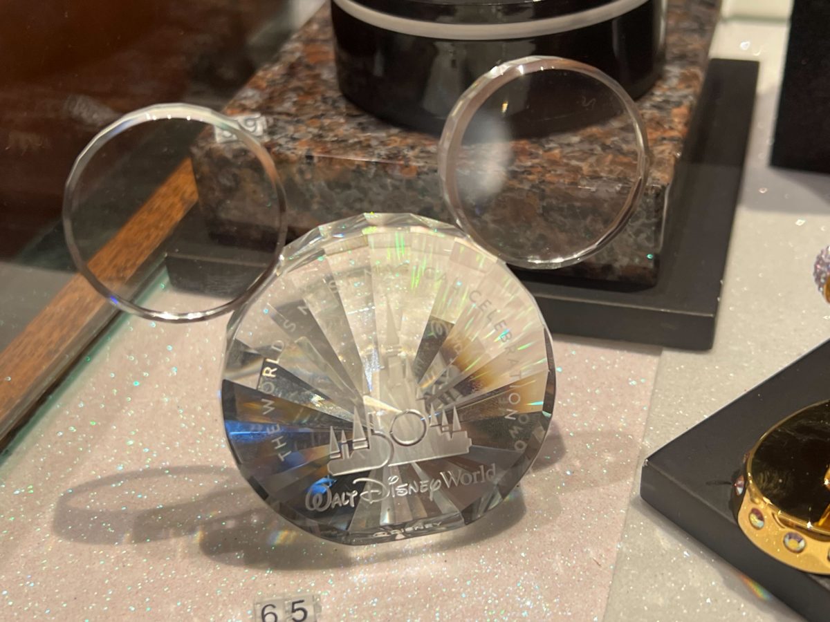 Crystal Arts Mickey Mouse crystal head close up 2