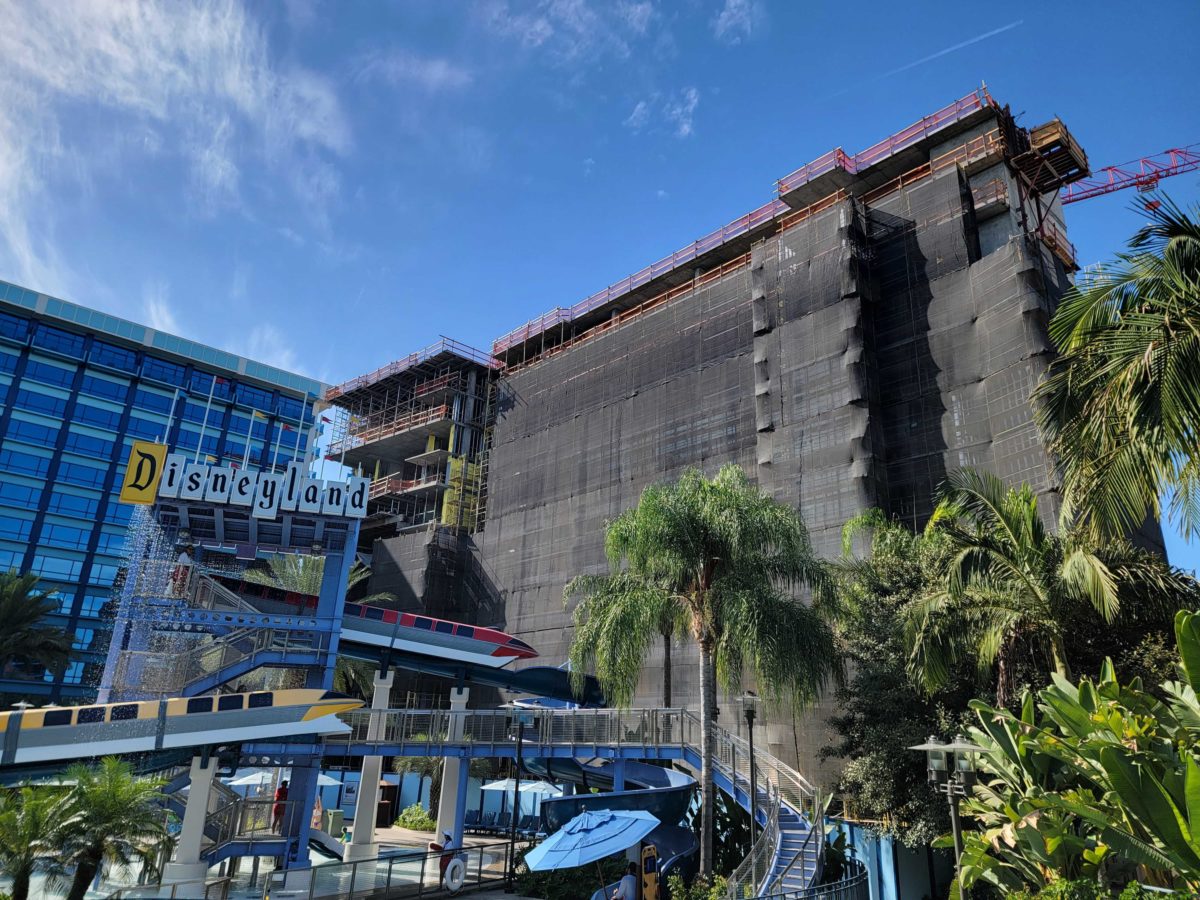 The Villas at Disneyland Hotel construction
