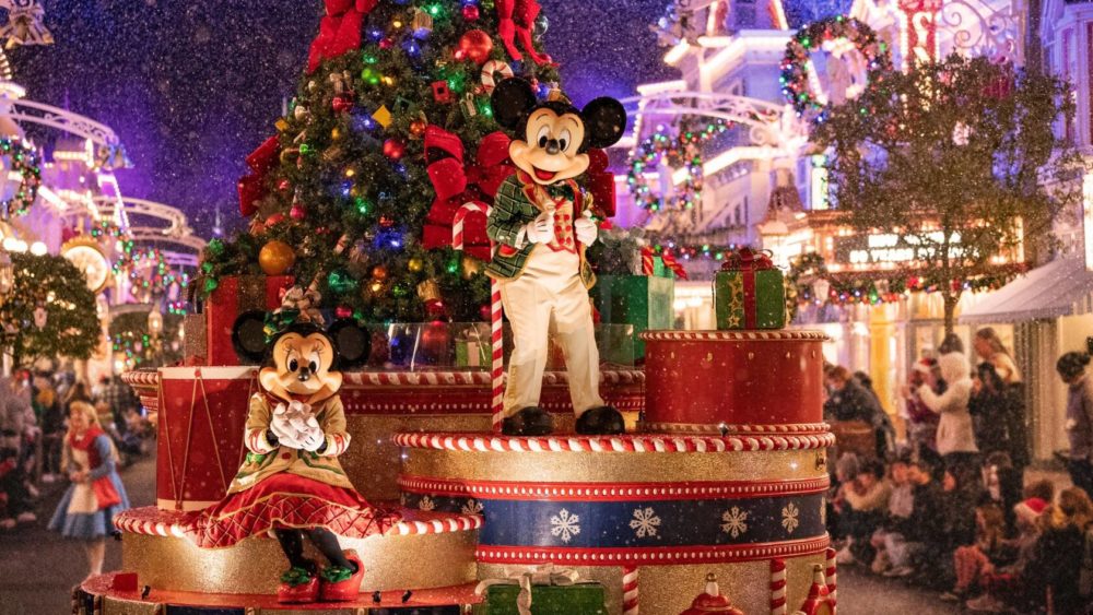 Mickey's Very Merry Christmas Party parade float