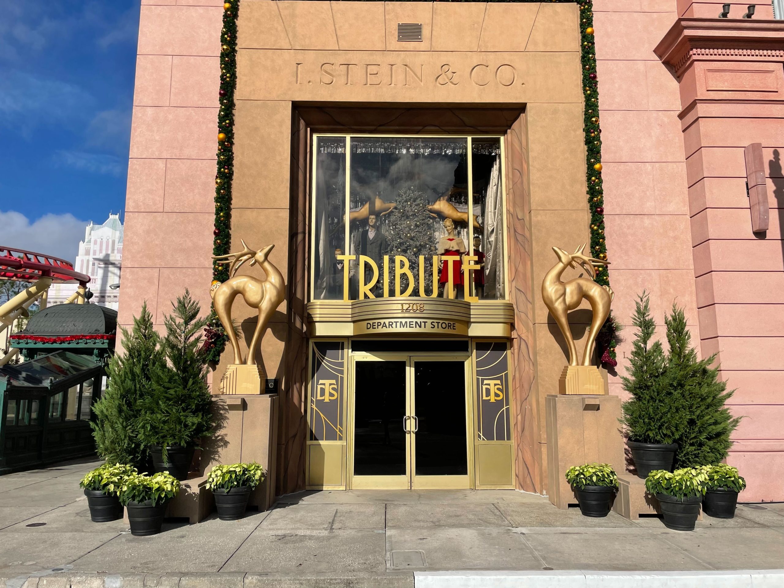 2022 Holiday Tribute Store department store façade