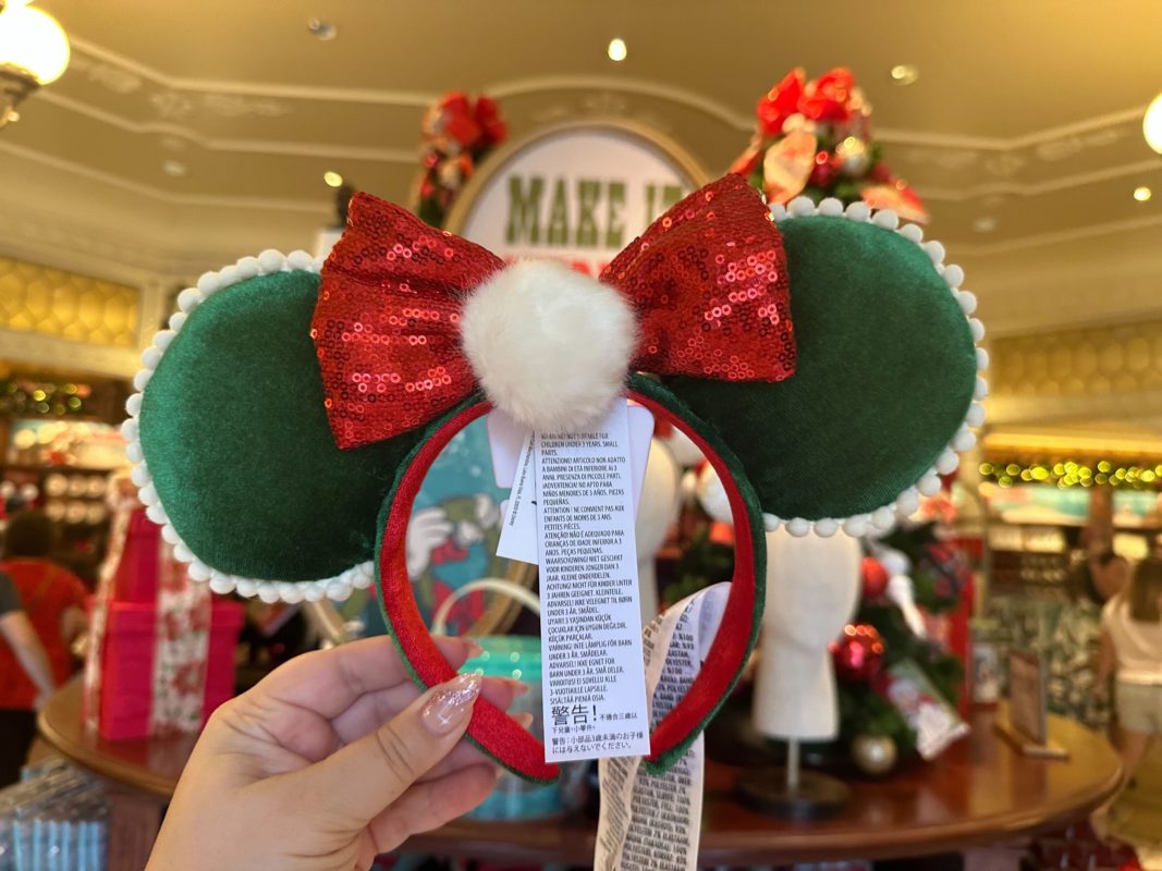 Minnie christmas ears front on