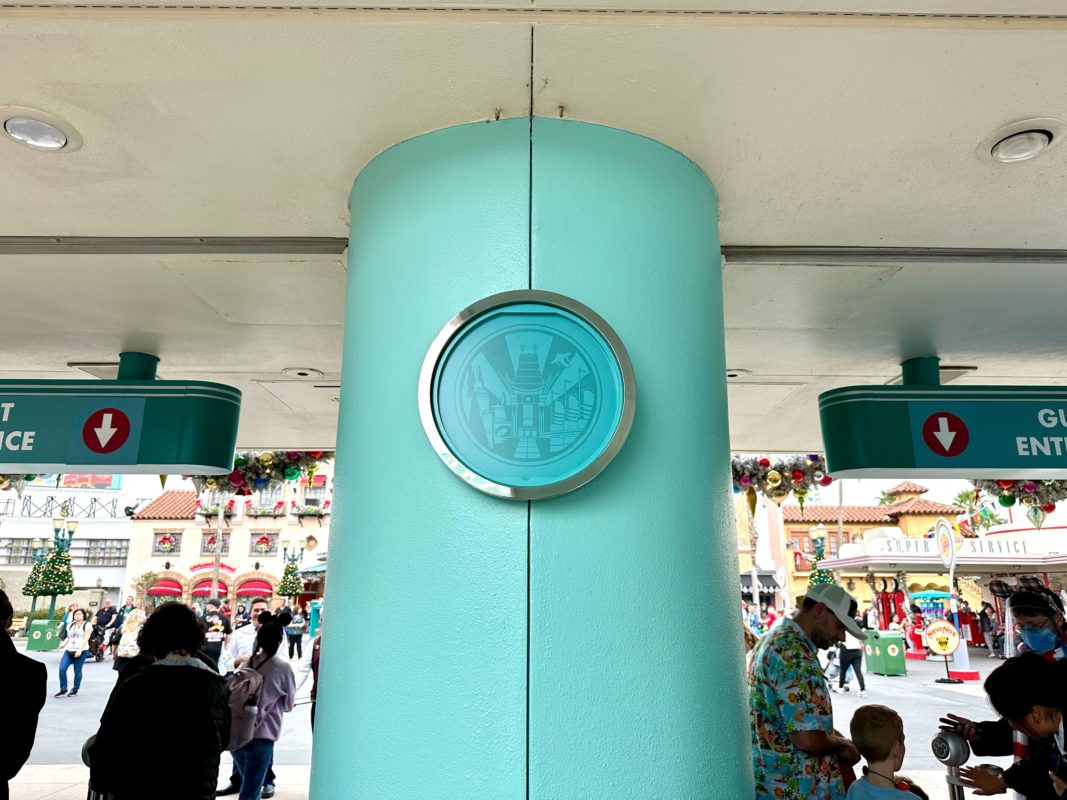 Disney's Hollywood Studios entry signs 6