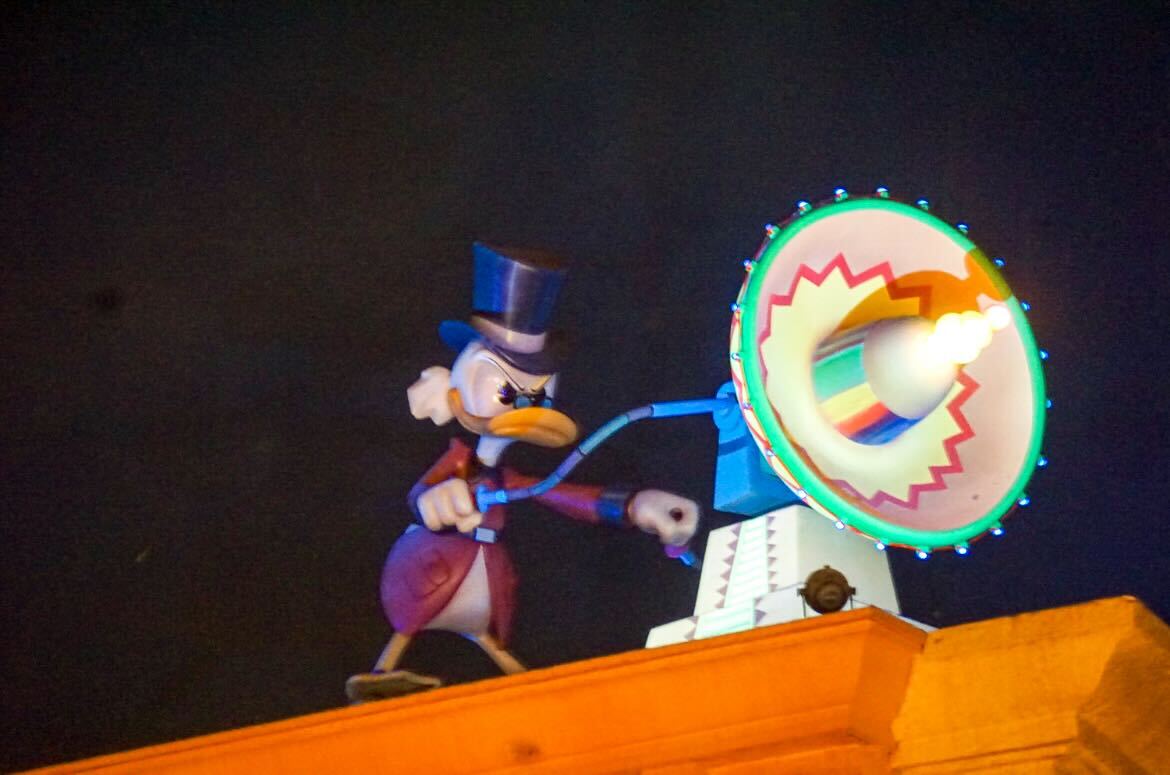 Scrooge with sombrero laser in DuckTales World Showcase Adventure
