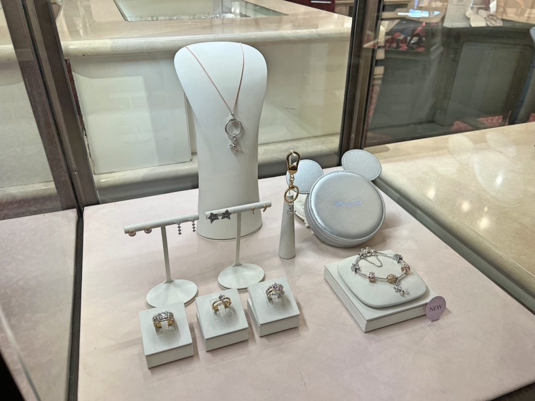 Disney100 pandora charm 2(1)
