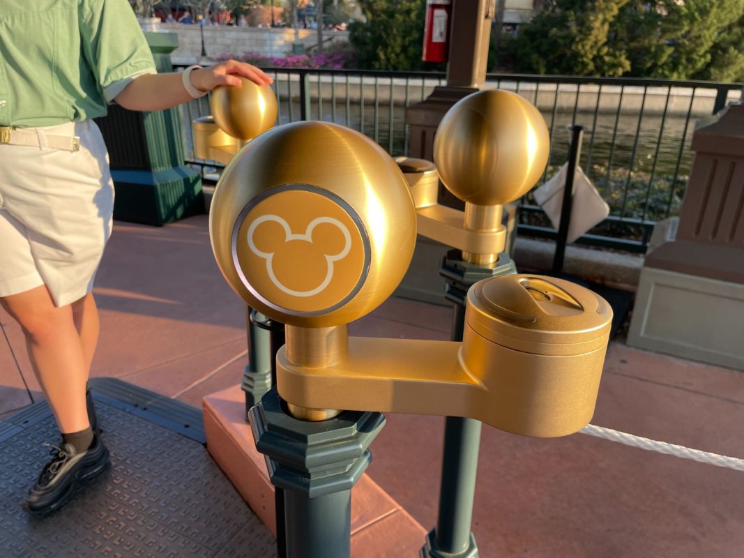 Golden Entry Tapstiles International Gateway EPCOT 00001