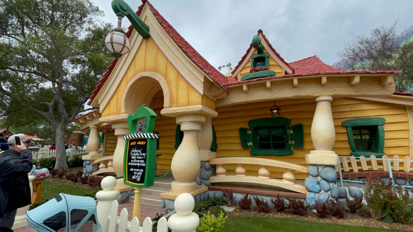Mickey's House and Movie Barn - Toontown - Disneyland