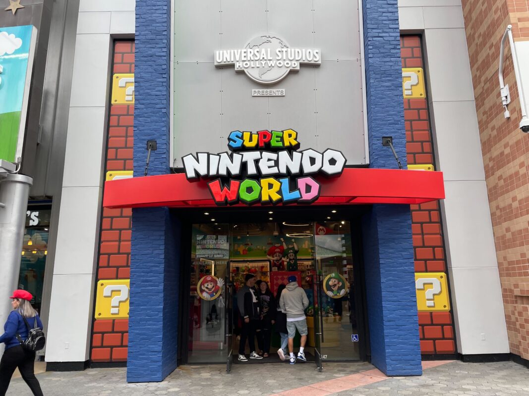 SuperNintendoWorld-Store-Front1