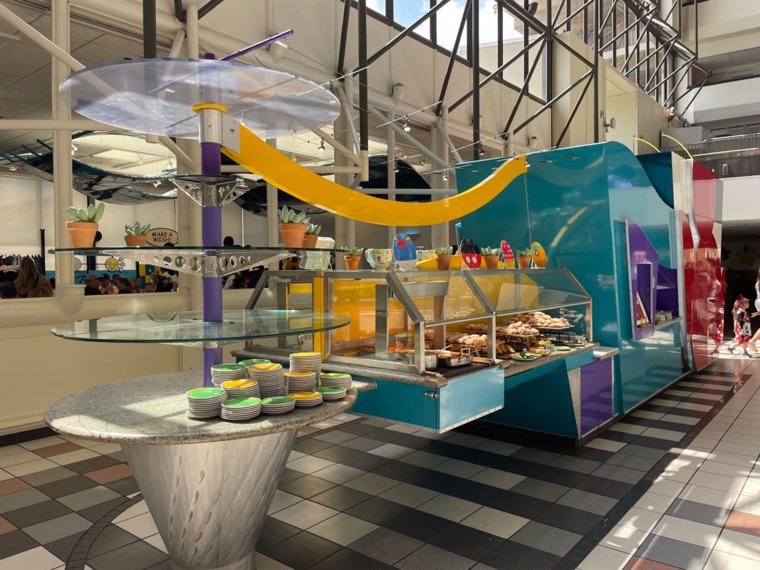 breakfast buffet at Chef Mickeys