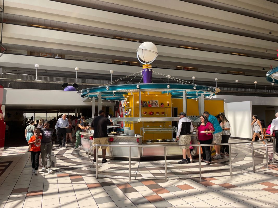The breakfast buffet at Chef Mickey's