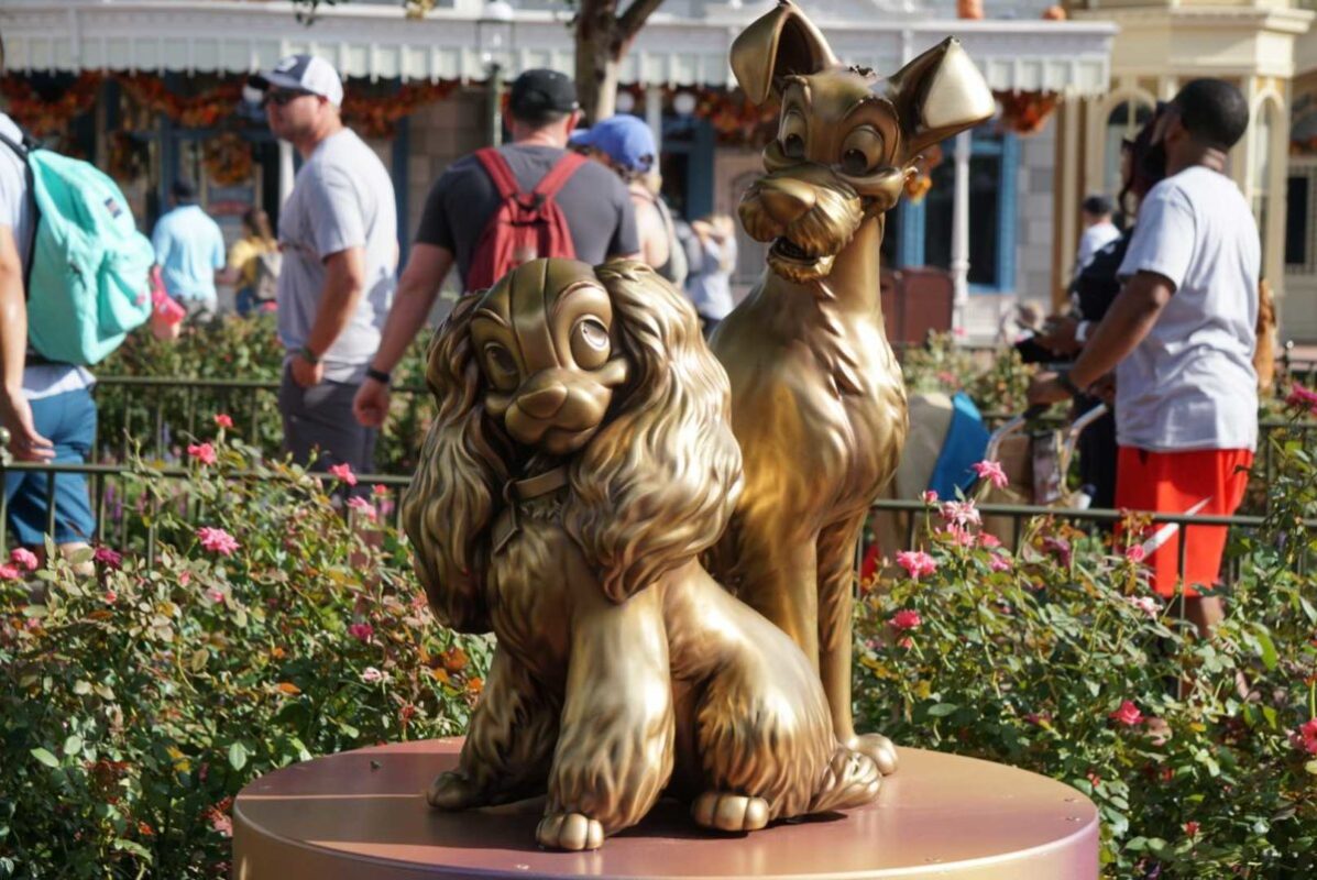 Golden Fab 50 Statues Lady and the Tramp