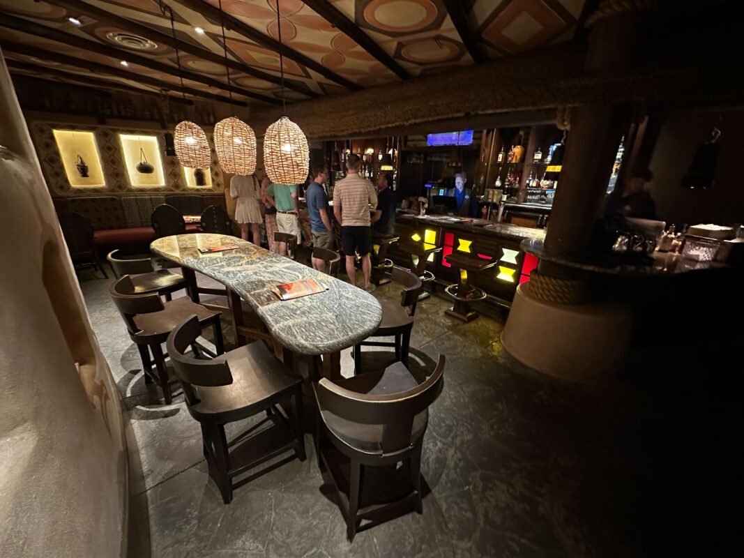 Sanaa Lounge interior