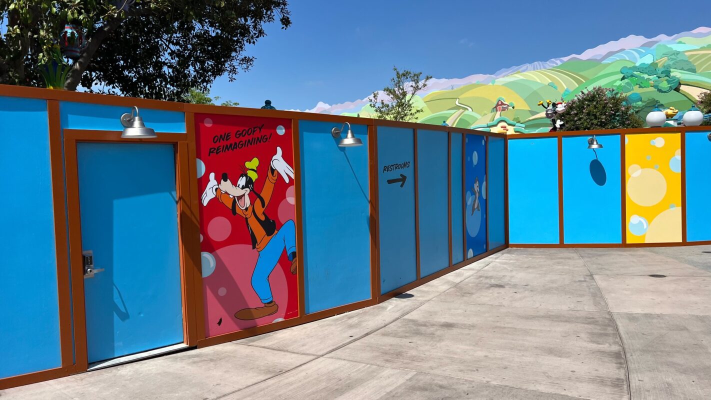 CenTOONial Park construction walls