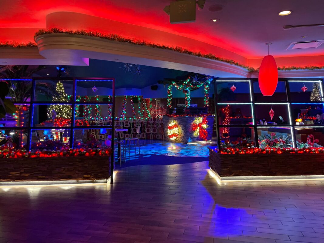 PHOTOS, VIDEO: The Red Coconut Club Gets Decorated for the Holiday Season  at Universal CityWalk Orlando