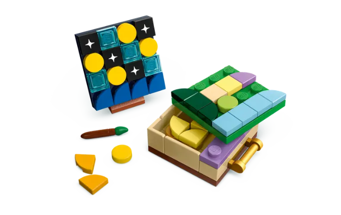 A closer look at the various LEGO paintings that can be built with the set.