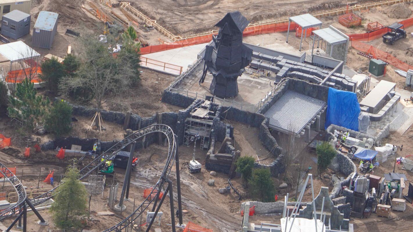 Burning Blade Tavern in Dark Universe land