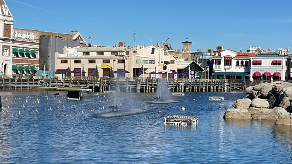 Universal Studios Florida lagoon fountains testing