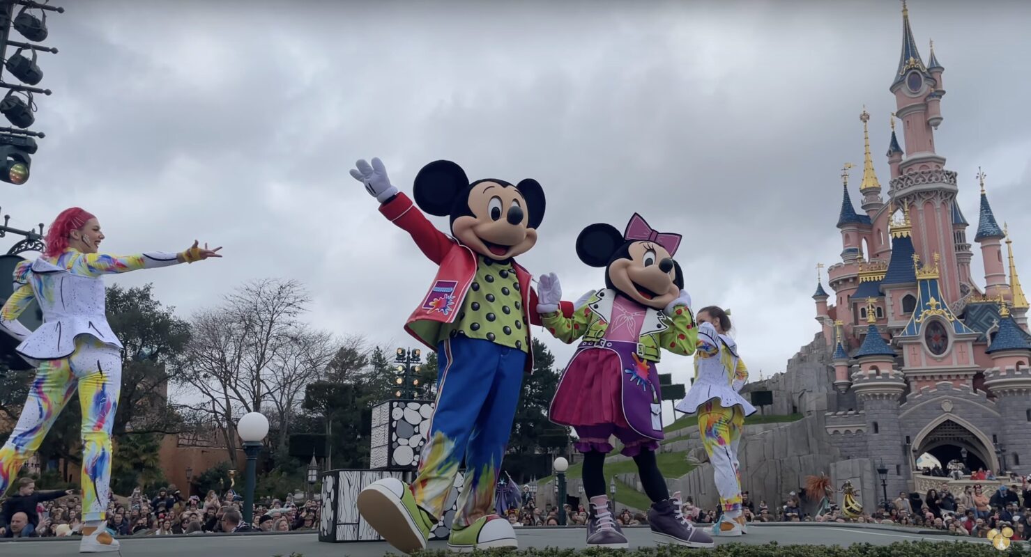 Mickey and Minnie in A Million Splashes of Colour