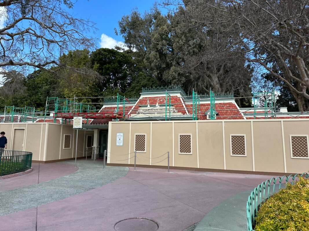 Construction walls and scaffolding around Disneyland Resort lost and found