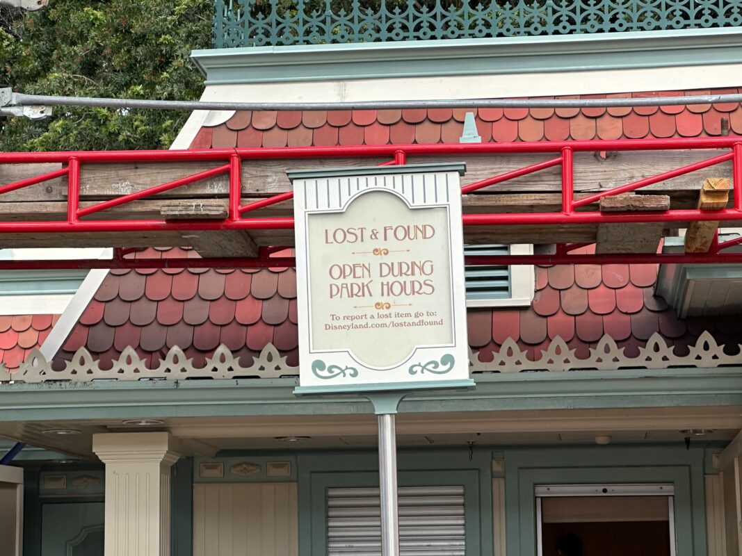 Lost and found sign