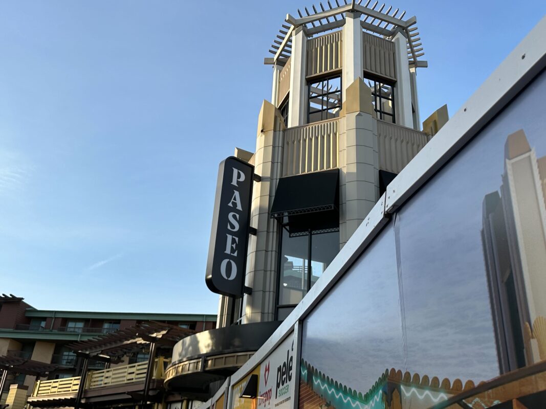 Paseo signage