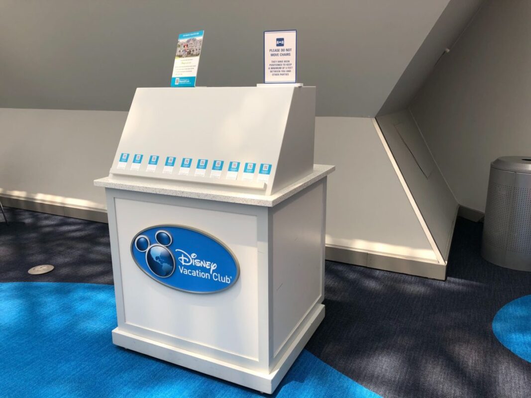 A DVC Lounge kiosk in EPCOT.