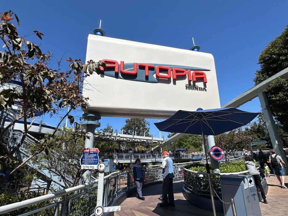 Autopia presented by Honda sign