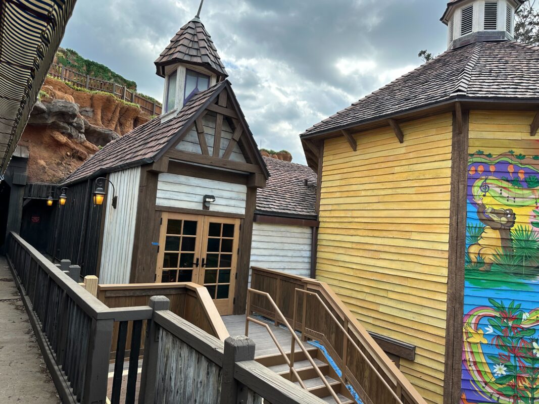 Side of Tiana's Foods barn