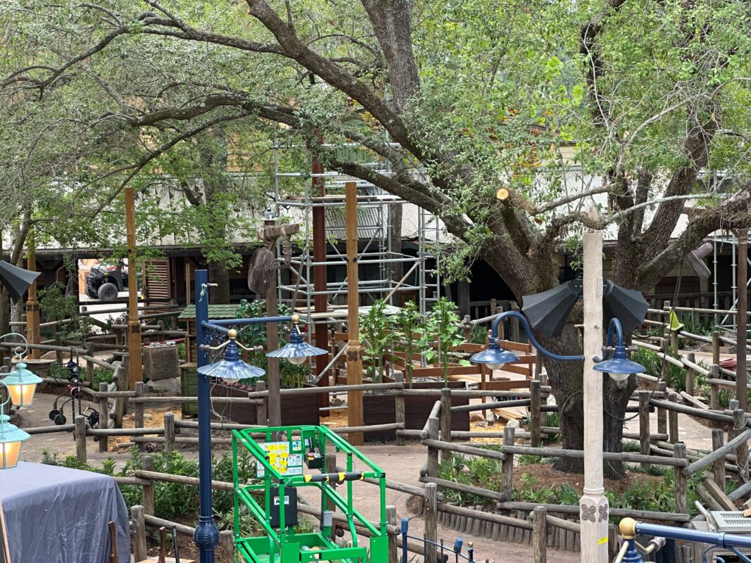 Tiana's Bayou Adventure outdoor queue