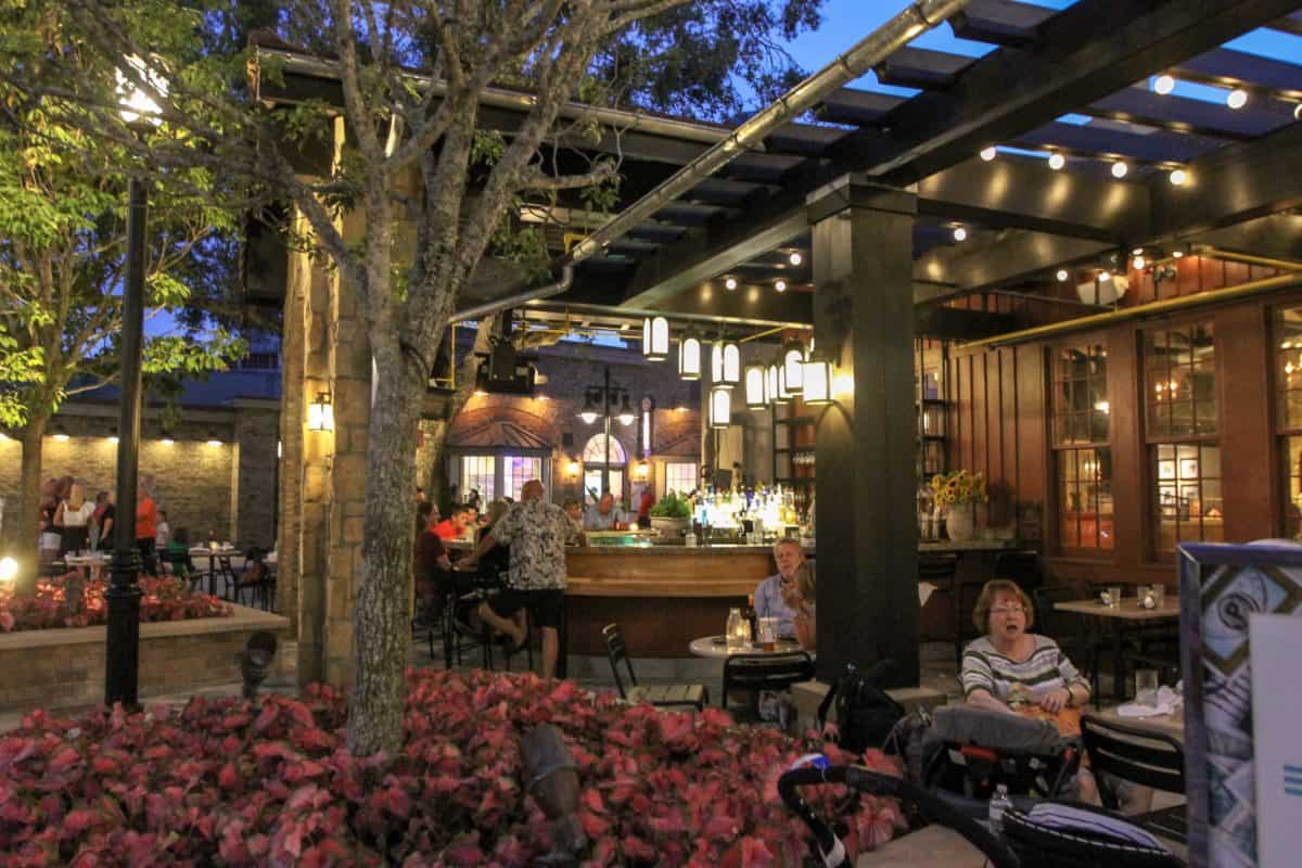 Disney Springs | The Ultimate Guide to Dining at Disney Springs