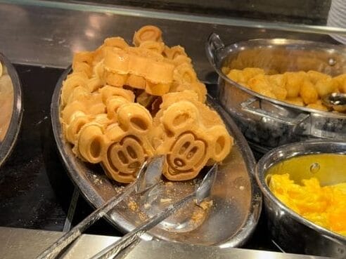 Mickey waffles at Hollywood & Vine breakfast buffet