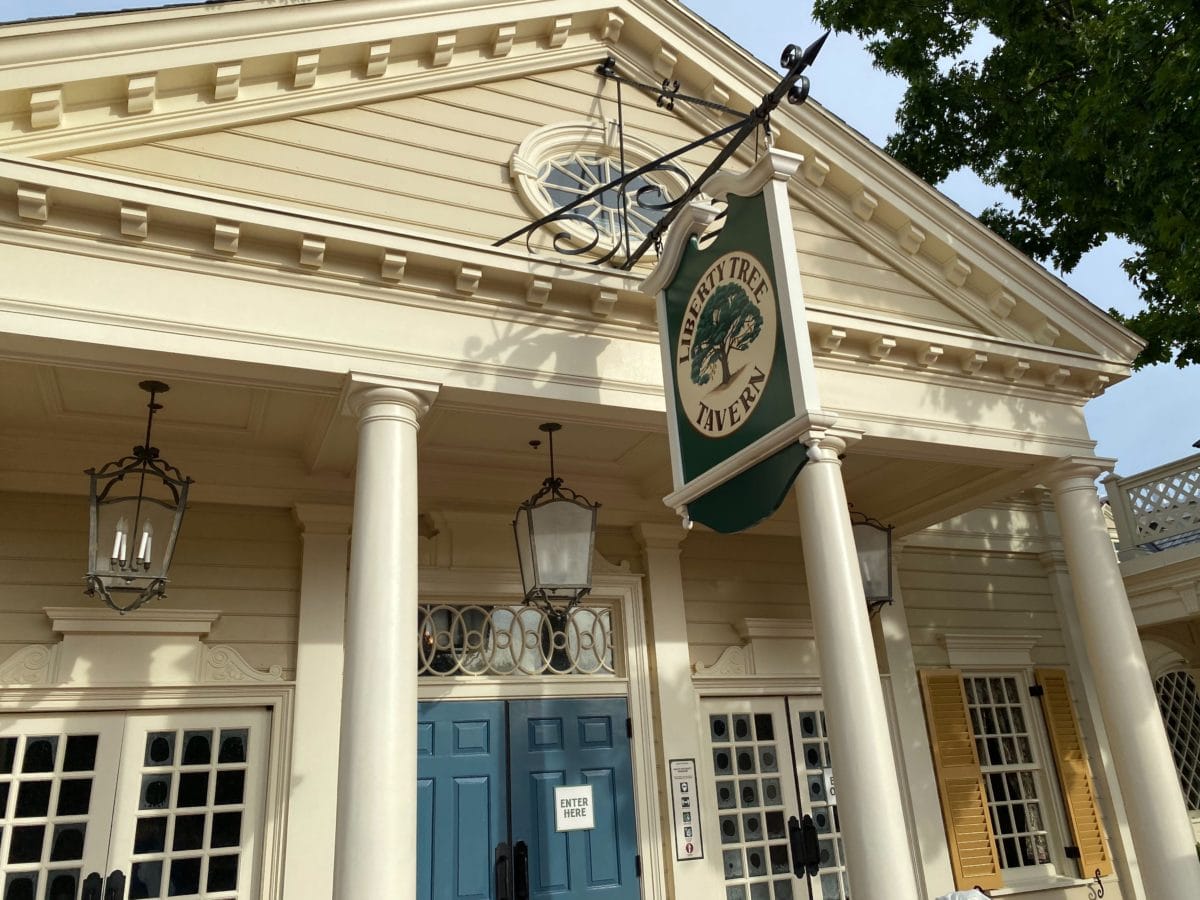 Magic Kingdom | The Ultimate Guide to Dining at Magic Kingdom