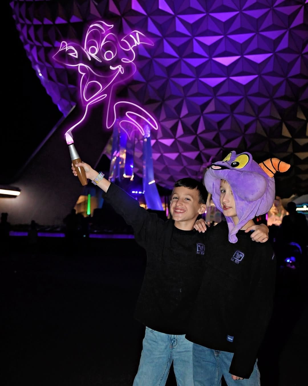 Several Magic Shots are available for EPCOT’s International Festival of the Arts, including various ones with Figment, some new props, and Minnie and Figaro.