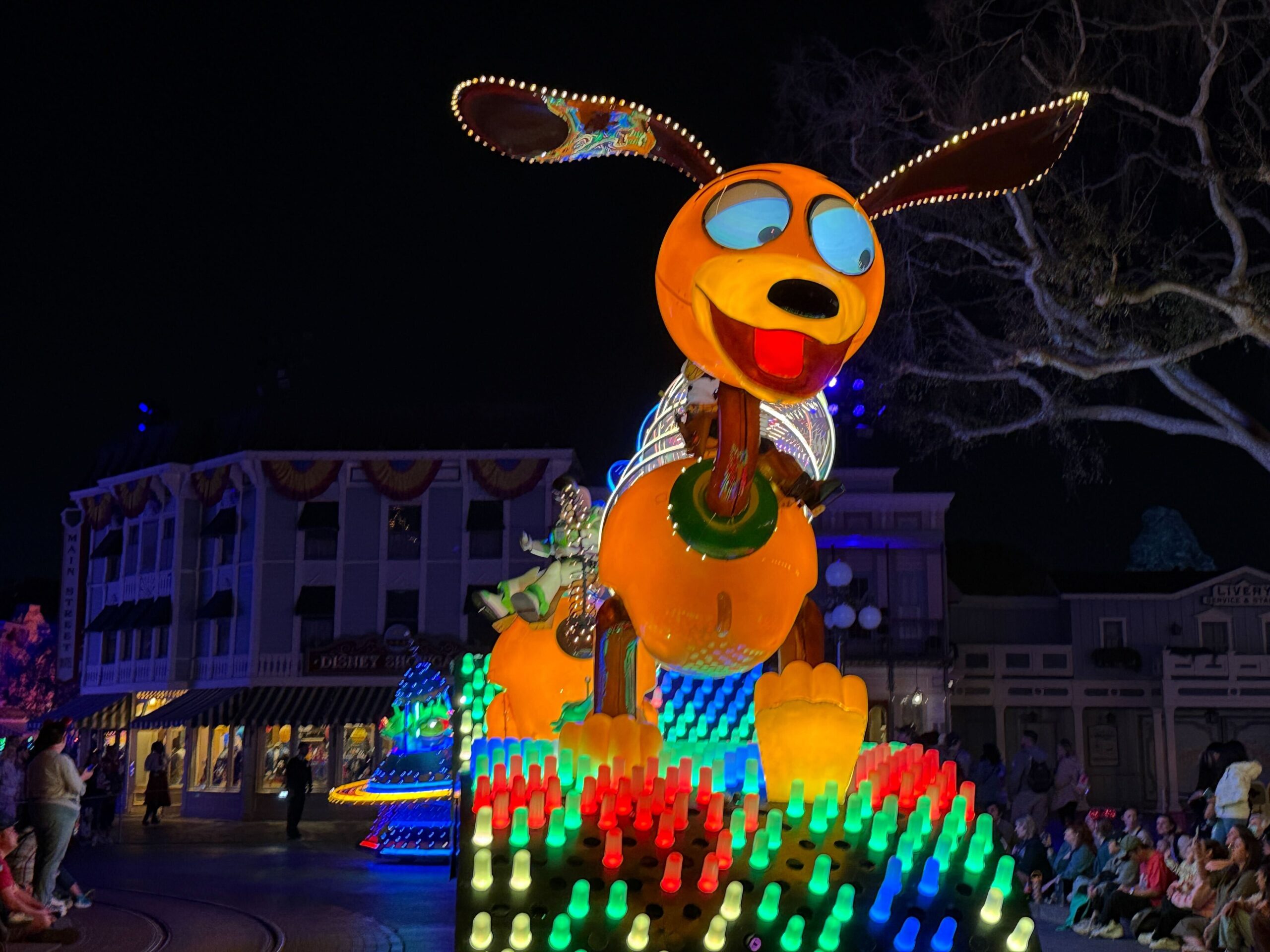Paint the Night Parade Returns to Disneyland