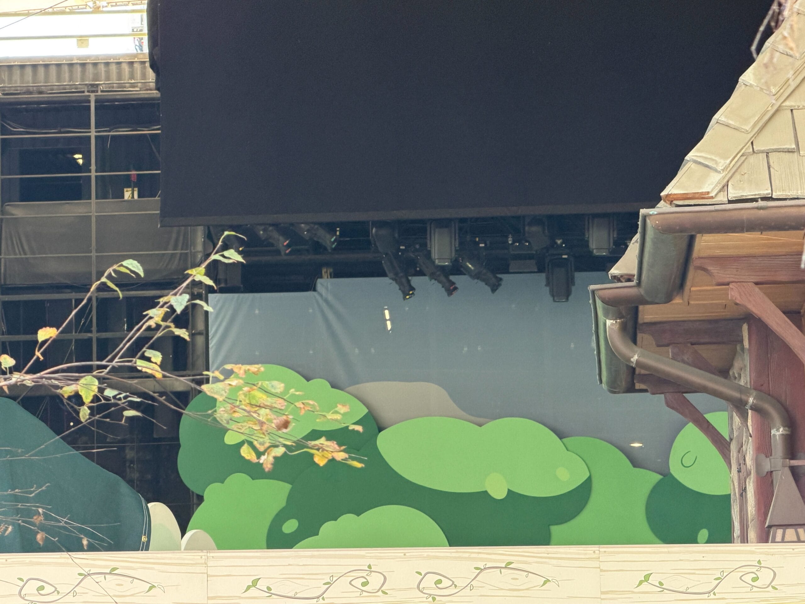 More of 'Bluey's Best Day Ever!' Set Visible at Fantasyland Theatre in ...