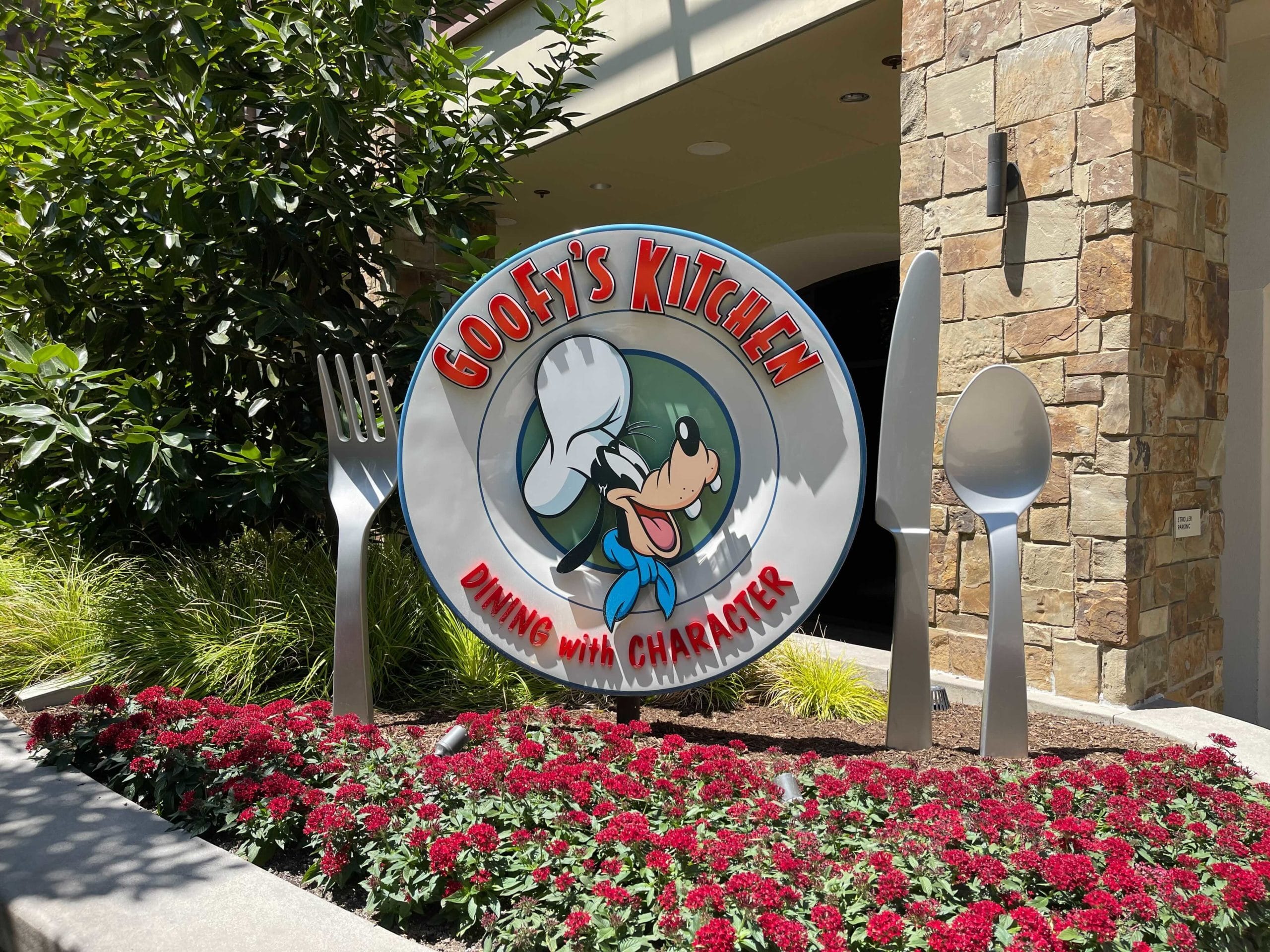 Goofy’s Kitchen Posts Spring 2026 Character Dining Experiences at Disneyland Hotel
