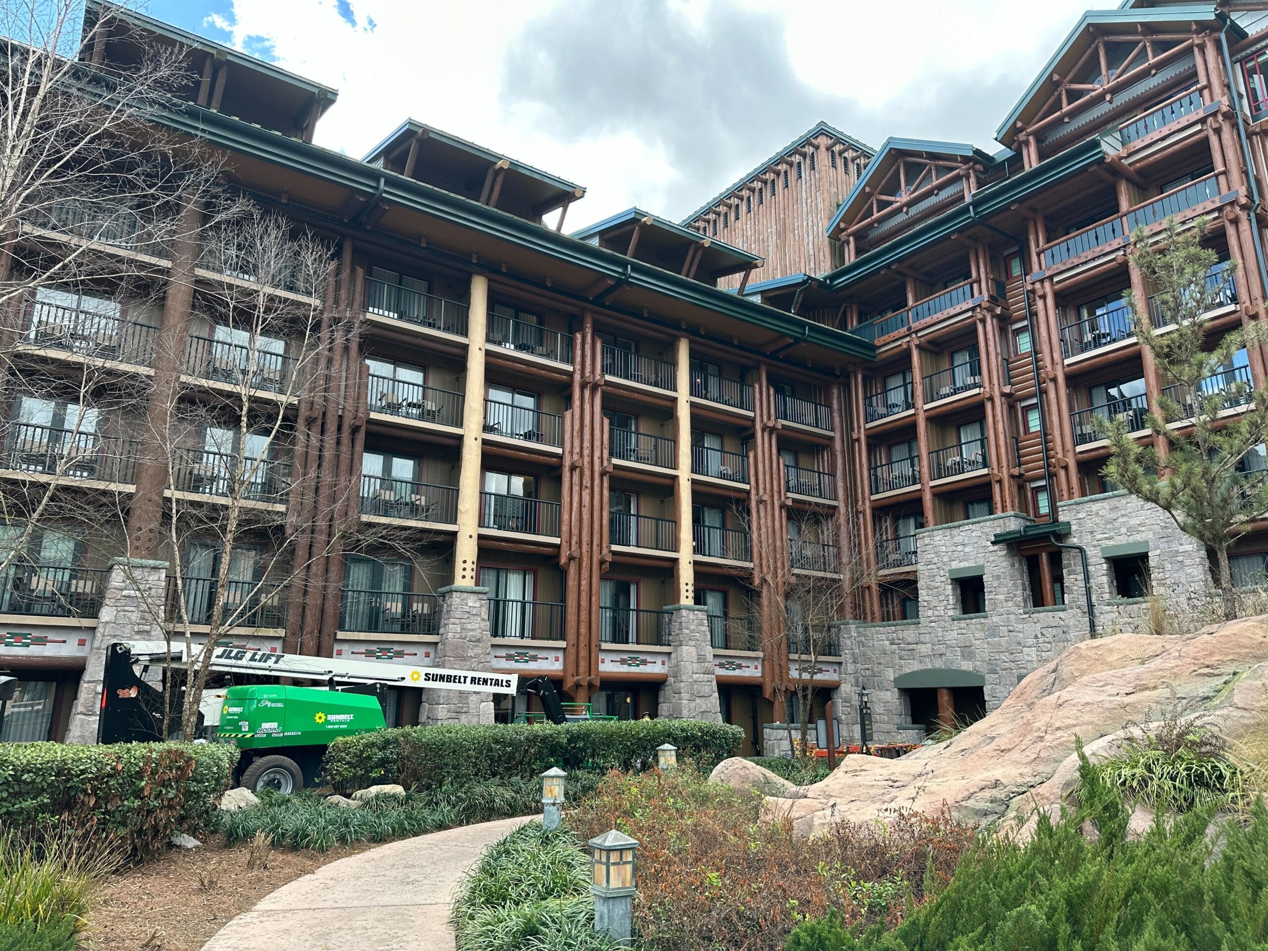 Crews Repainting Disney's Wilderness Lodge Columns