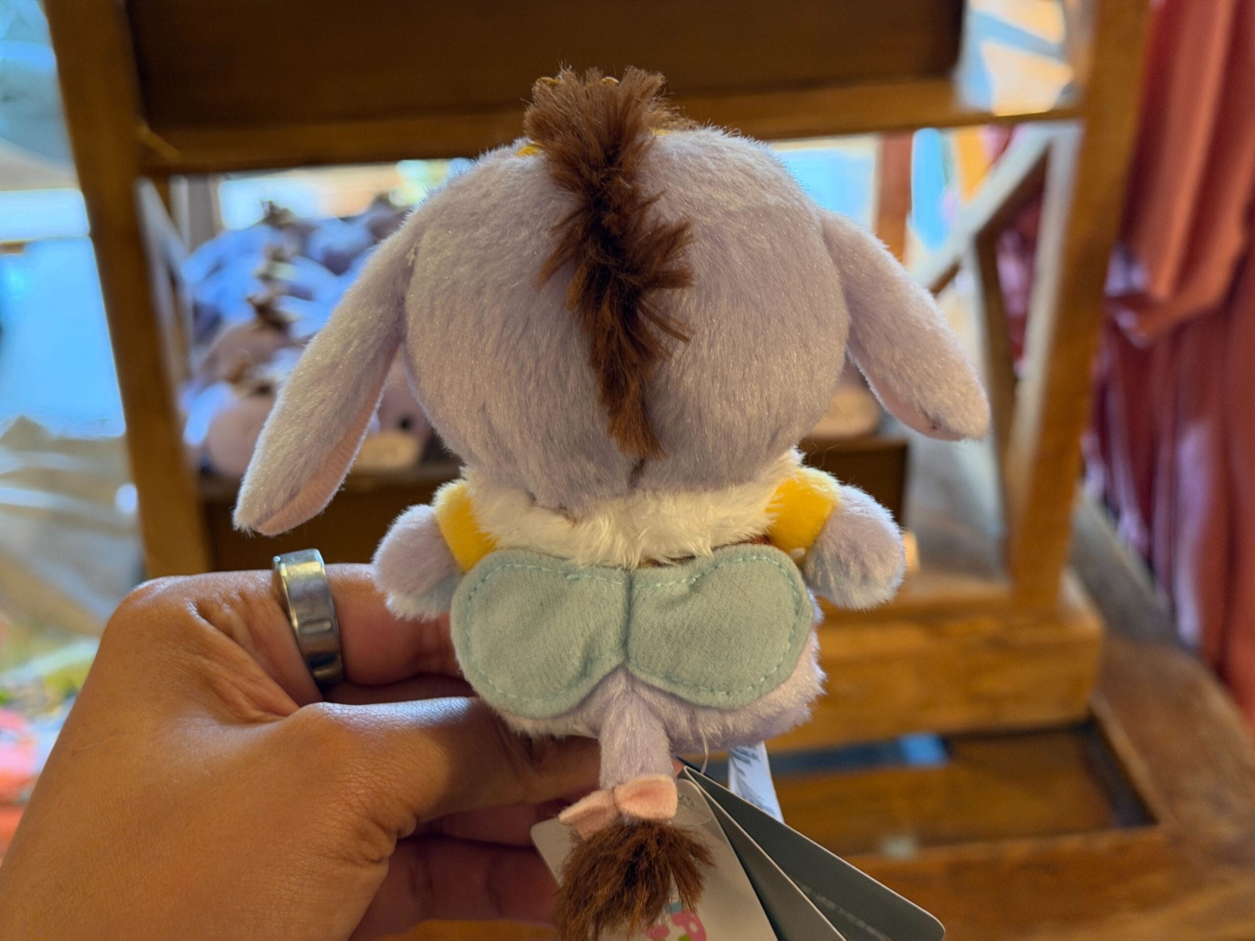 Eeyore Bee Urupocha - $ 19.99