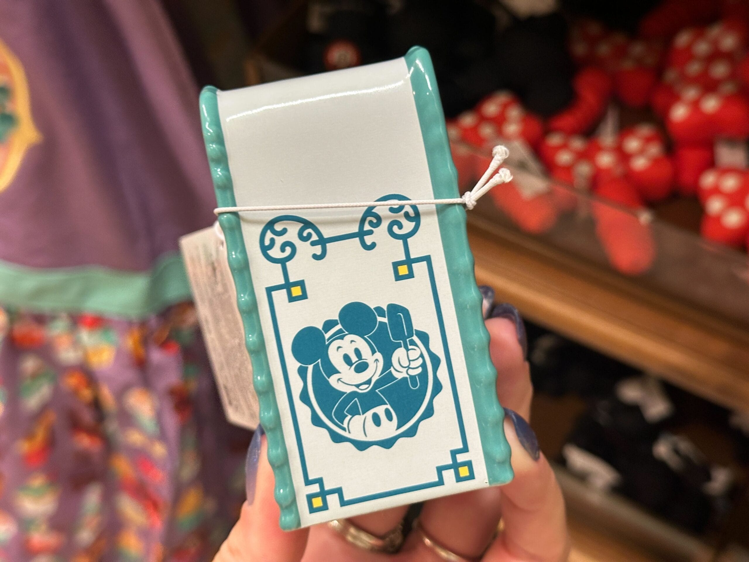 Disney castle trash can salt and pepper shakers