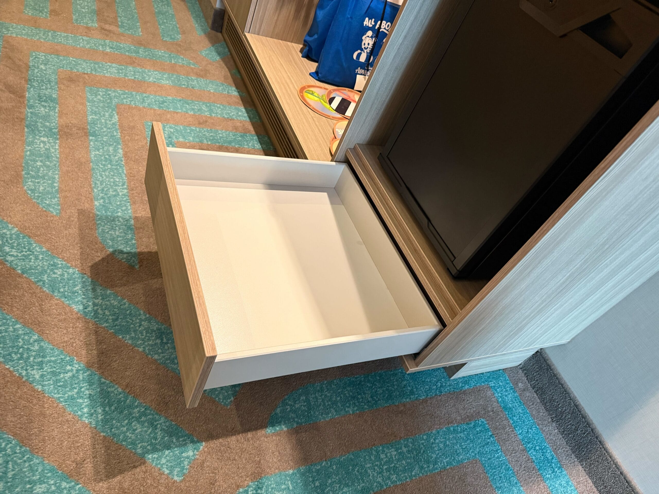 Deluxe Reef View Stateroom with Verandah drawer