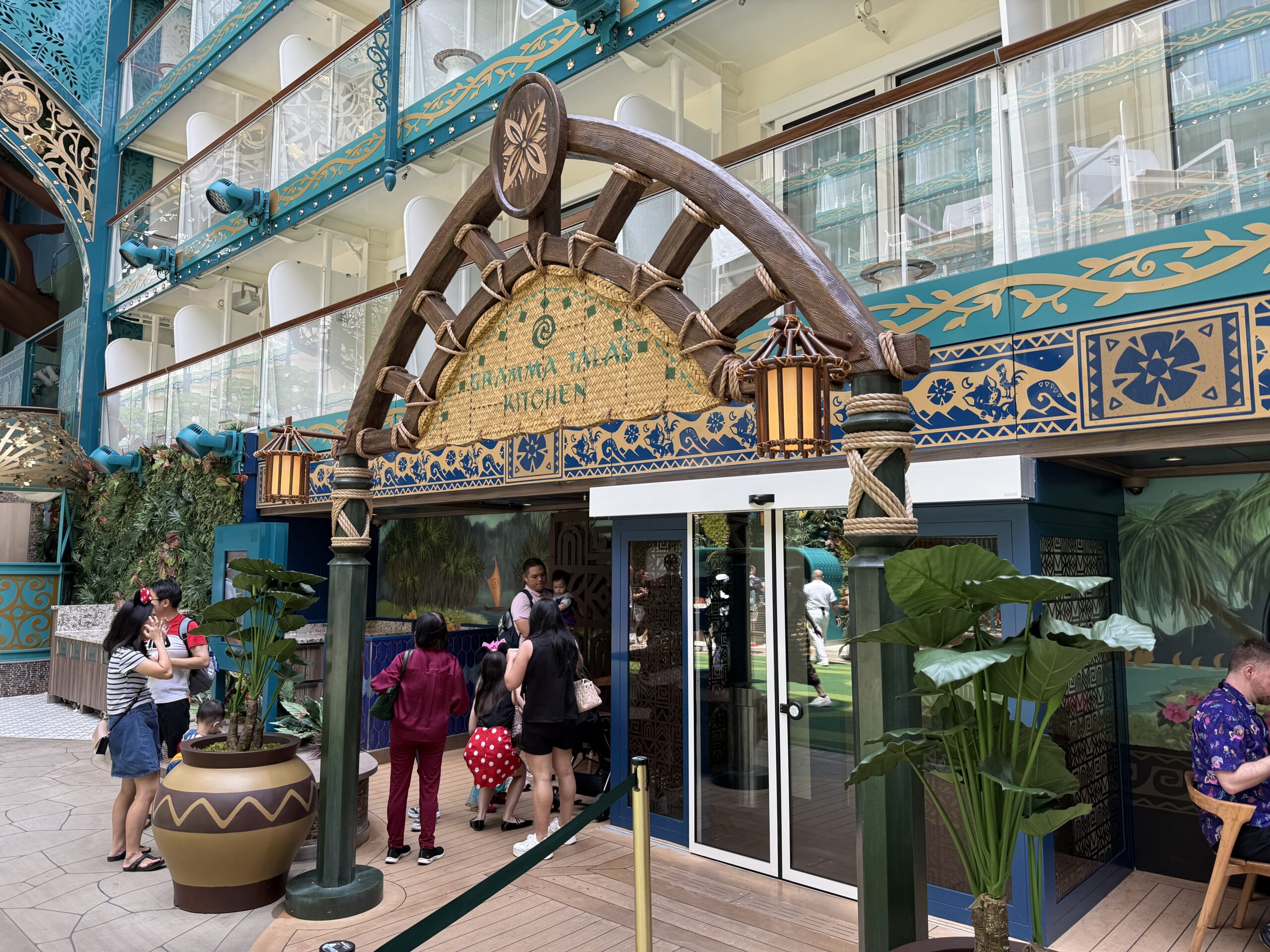 FULL TOUR & REVIEW: Moana-Themed Gramma Tala’s Kitchen on the Disney Adventure