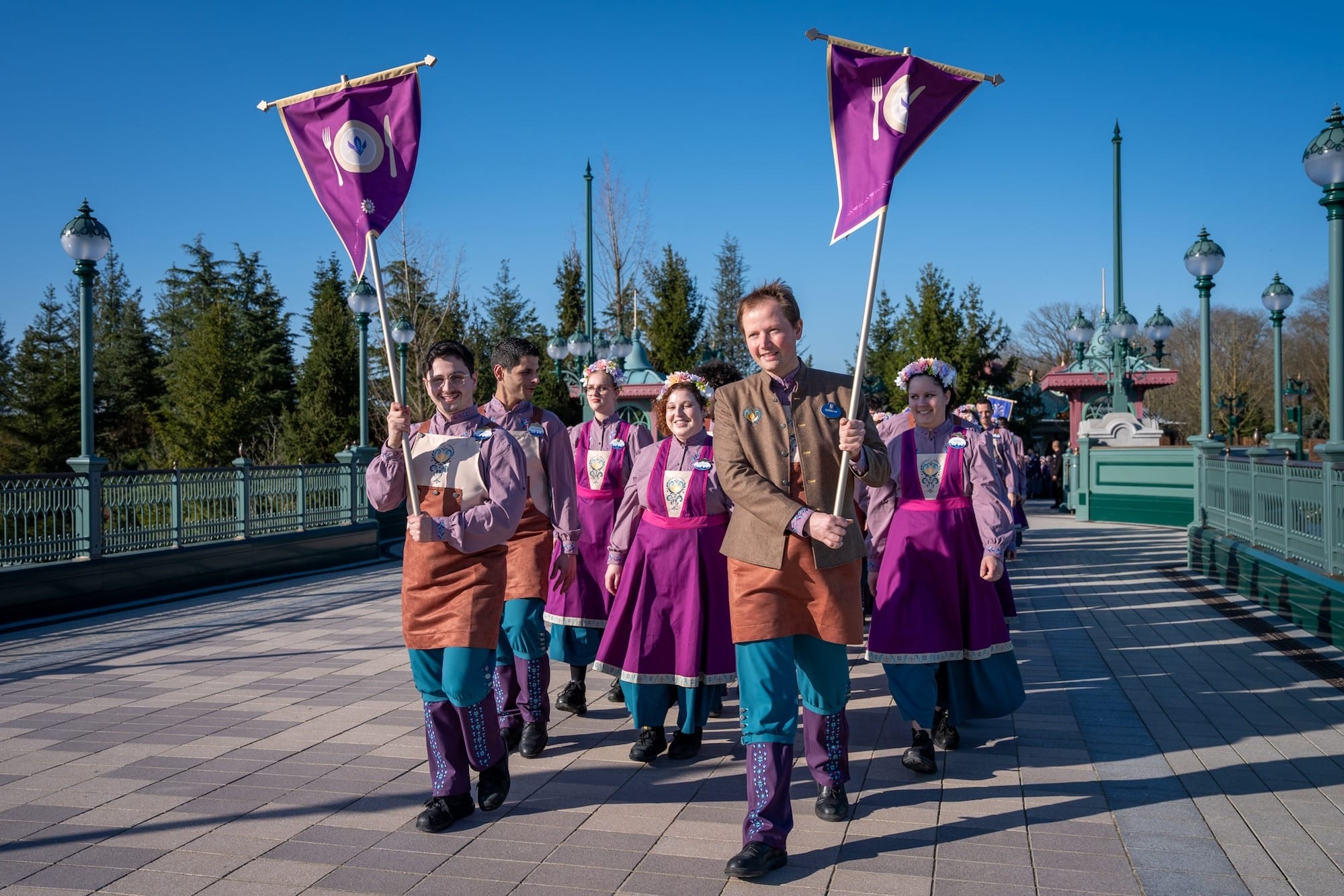World of Frozen Cast Members Receive New Nametags in Special Celebration at Disneyland Paris