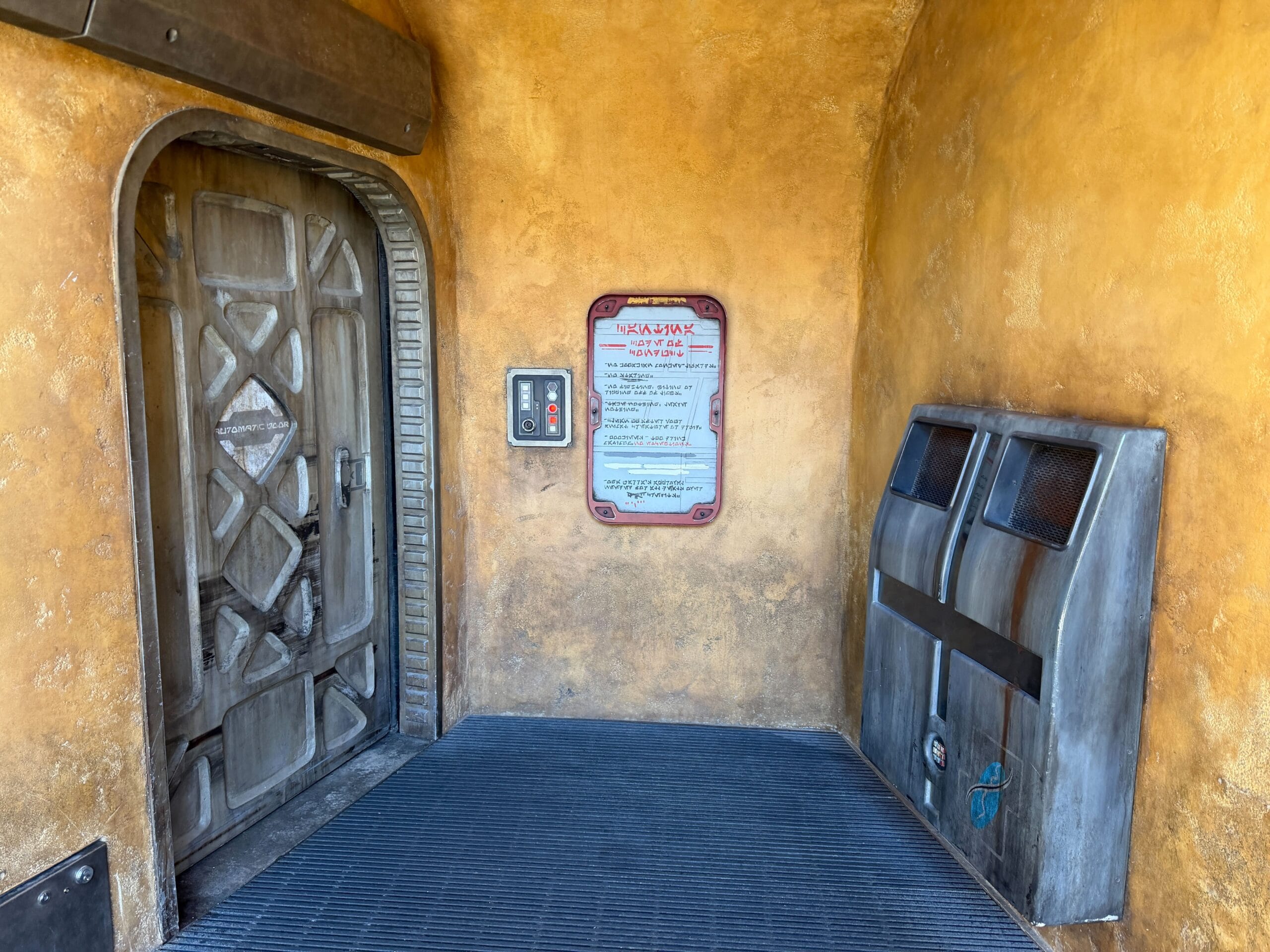 Oga's Cantina at Disneyland Park