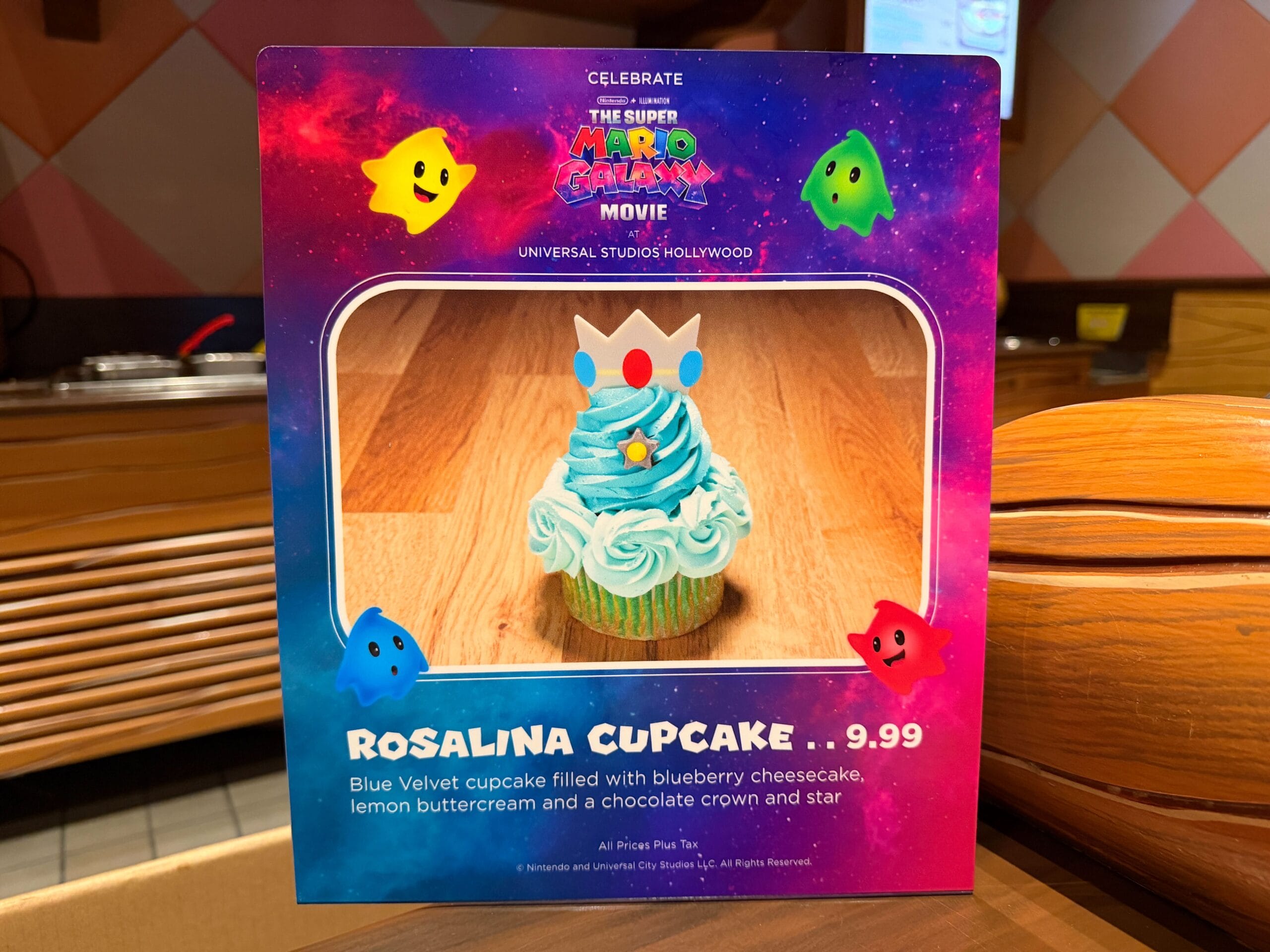 We Tried the Limited-Time Lemon-Blueberry Rosalina Cupcake at Super Nintendo World