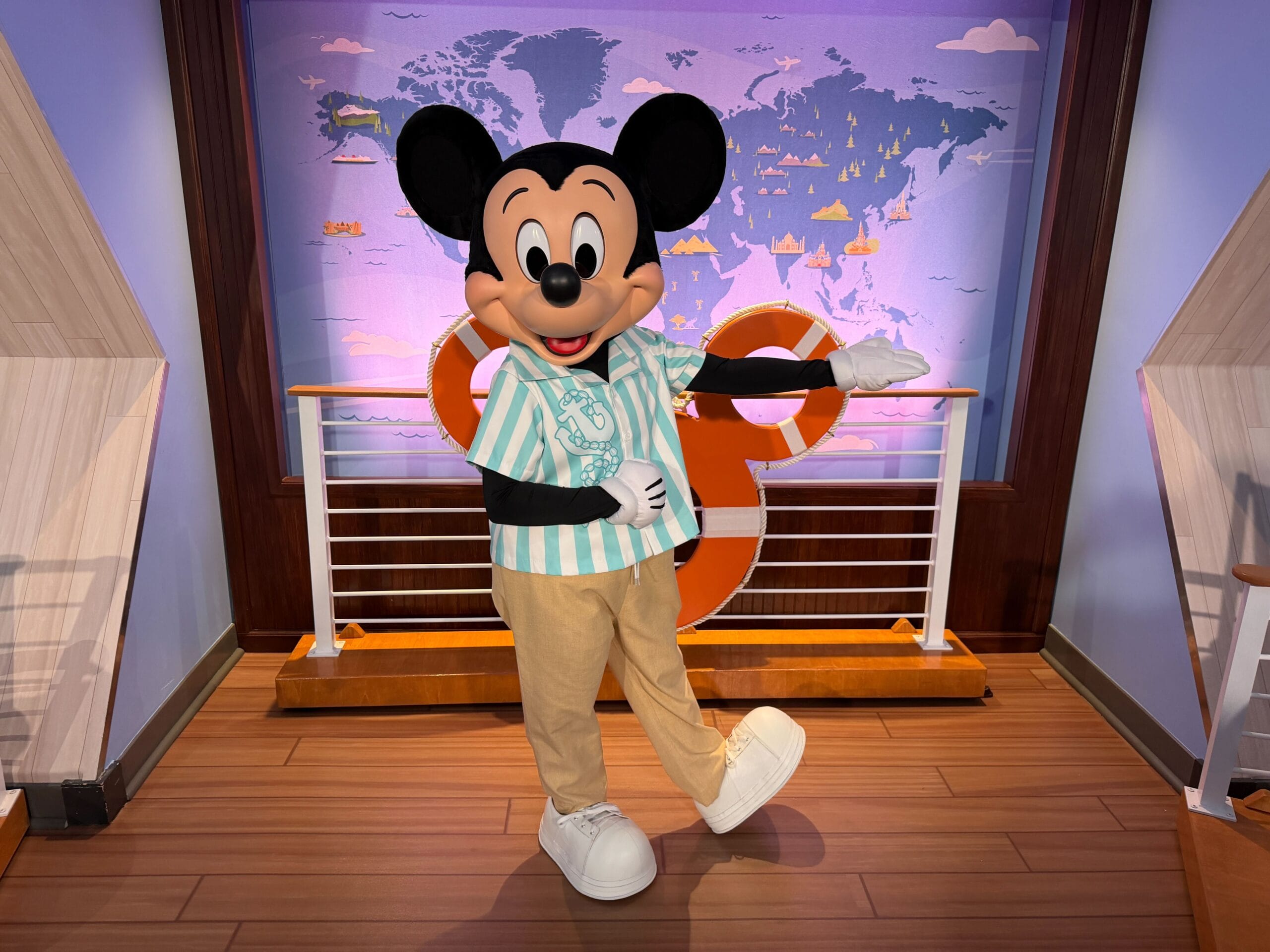 DVC Spring Cruise Mickey & Minnie Meet and Greet