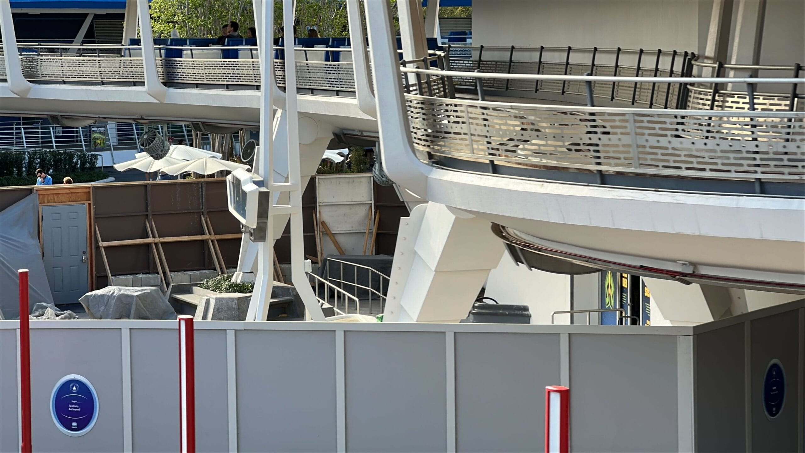 More queue railings have been installed outside Buzz Lightyear's Space Ranger Spin, and the entrance wall has been painted white.